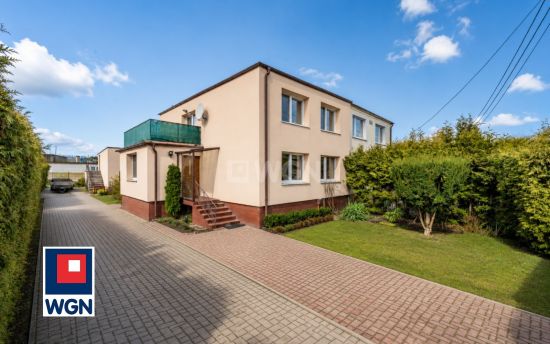 Dom na  sprzedaż Gościcino - Funkcjonalny dom w Gościcinie - 4 pokoje, 2 łazienki, ogrzewanie gazowe